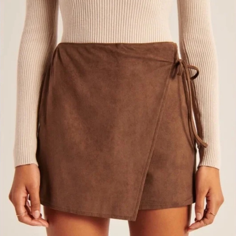 Abercrombie & Fitch Vegan Suede Skort